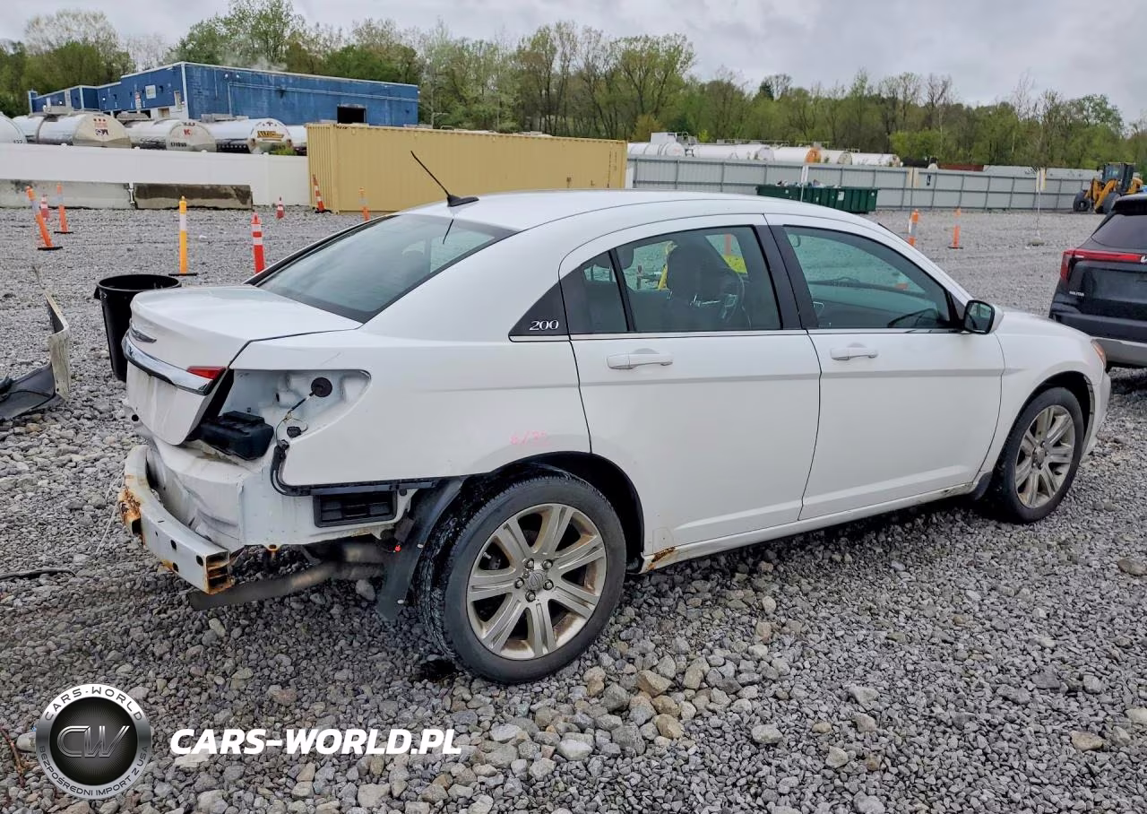 2011 Chrysler 200 Touring VIN:1C3BC1FB5BN612428 - 3