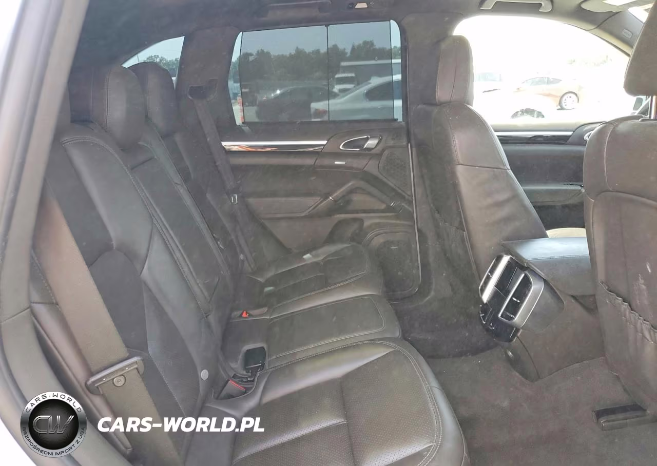 2015 Porsche Cayenne S VIN:WP1AB2A22FLA60118 - 10