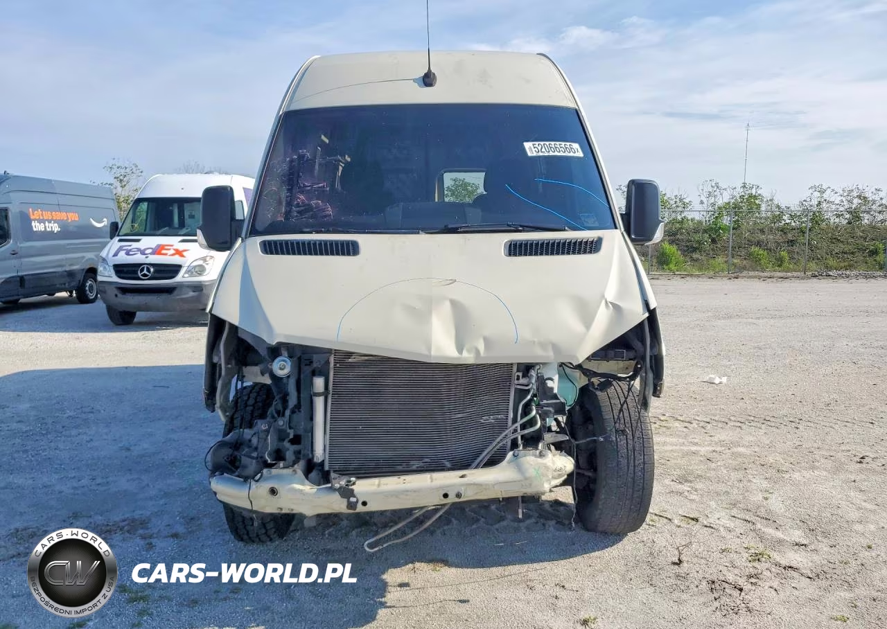 2018 Mercedes-Benz Sprinter 2500 VIN:WD3PE7CD0JP636458 - 5