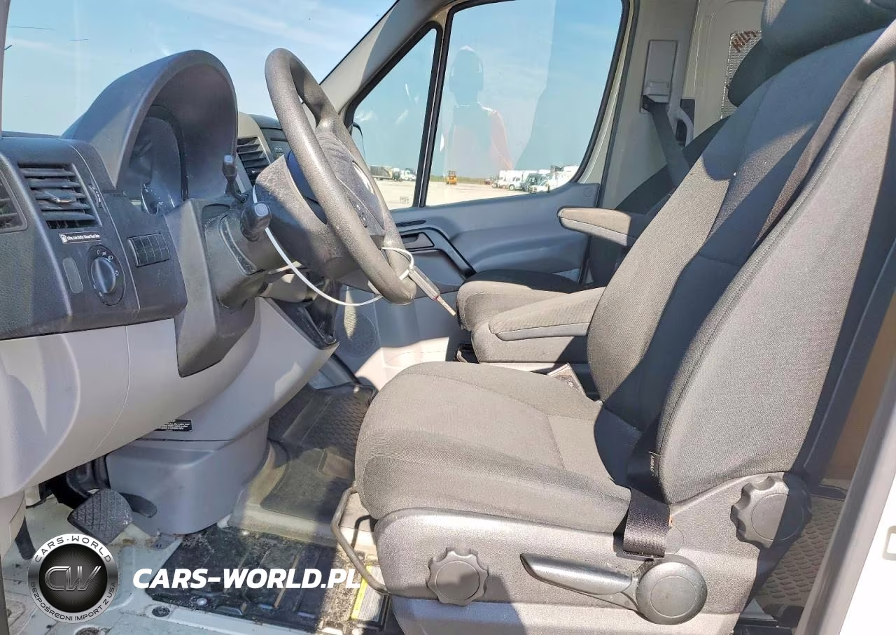 2018 Mercedes-Benz Sprinter 2500 VIN:WD3PE7CD0JP636458 - 7