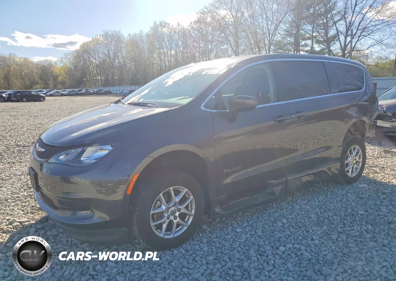 2022 Chrysler Voyager Lx