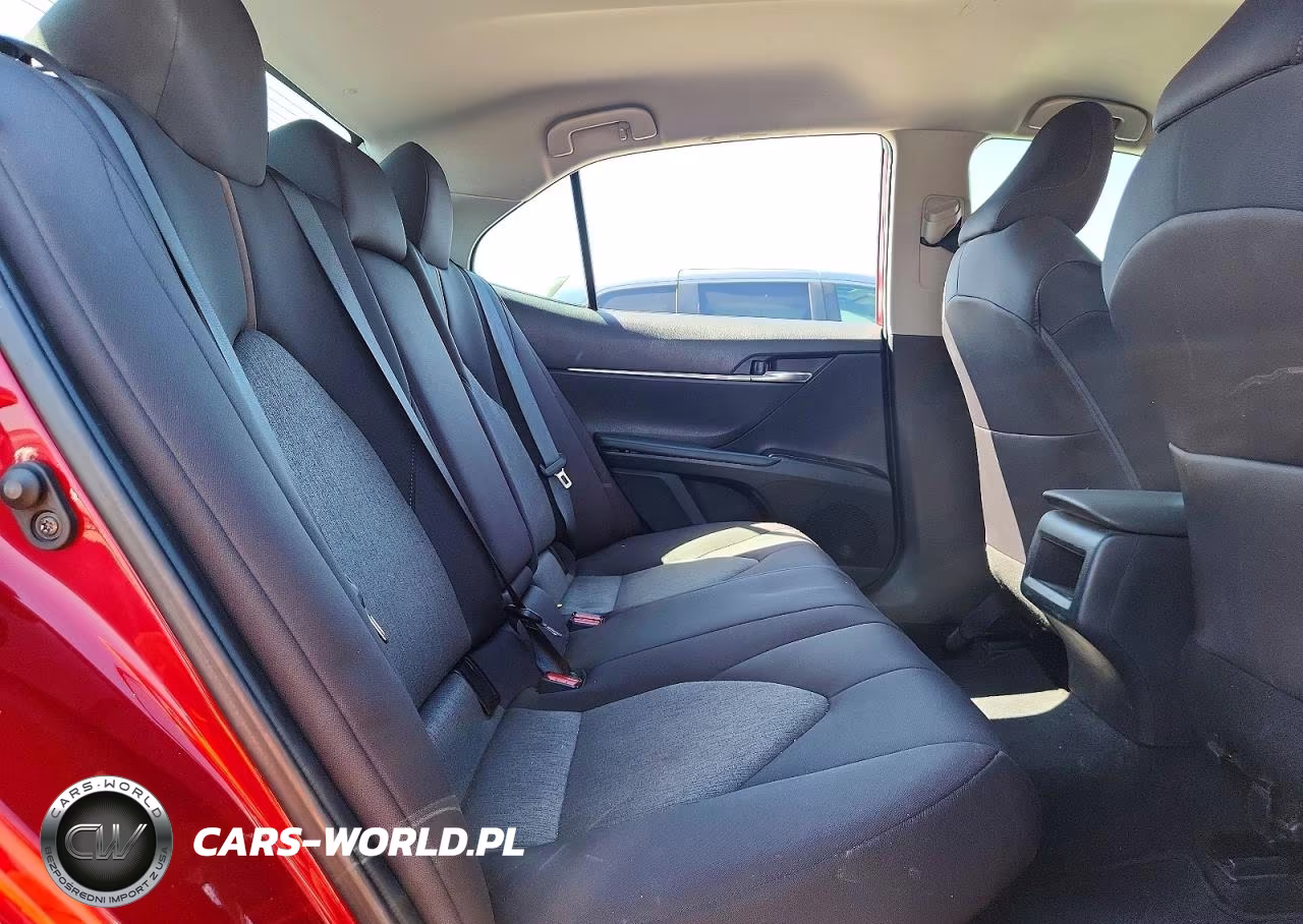 2020 Toyota Camry Le VIN:4T1C31AK5LU546120 - 10