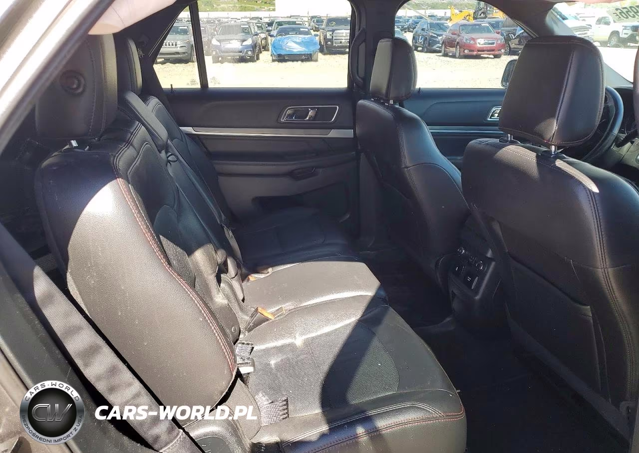 2018 Ford Explorer Sport VIN:1FM5K8GT9JGA80241 - 10