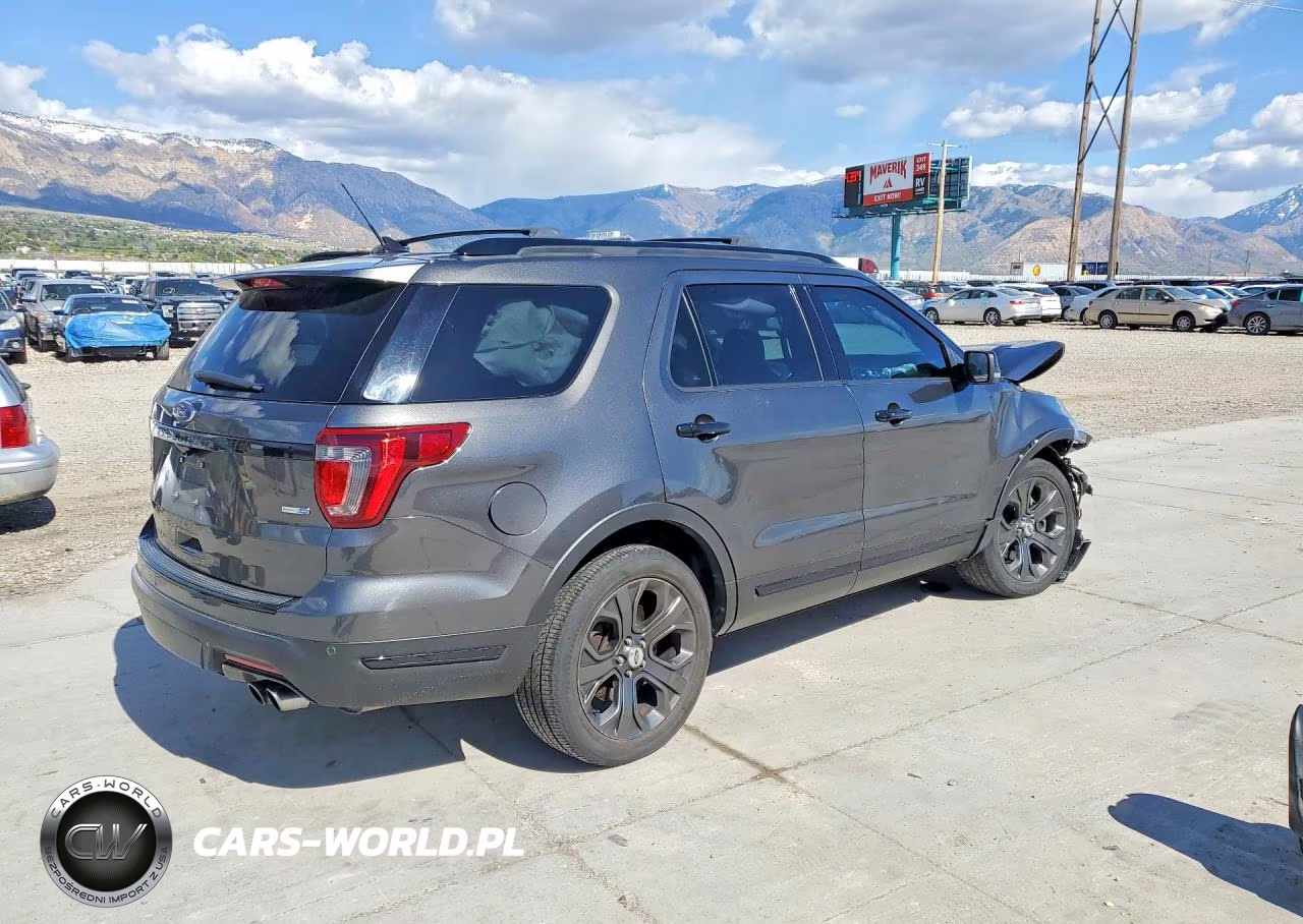 2018 Ford Explorer Sport VIN:1FM5K8GT9JGA80241 - 3