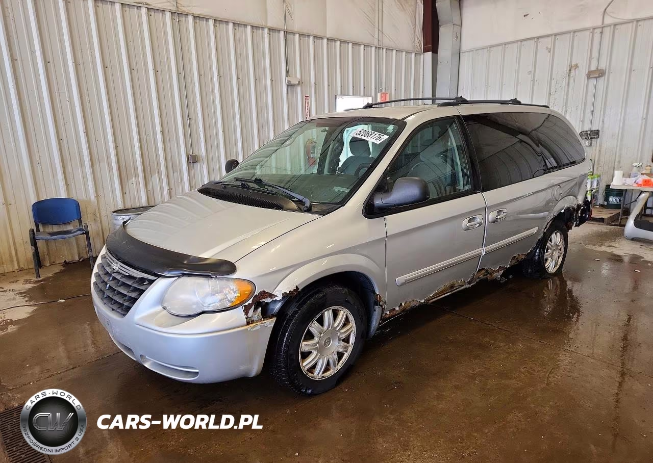 2005 Chrysler Town & Country Touring