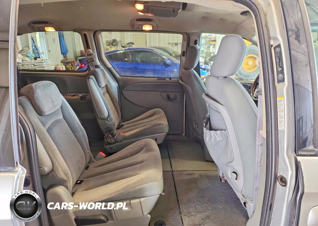 2005 Chrysler Town & Country Touring VIN:2C4GP54L45R501983 - 11