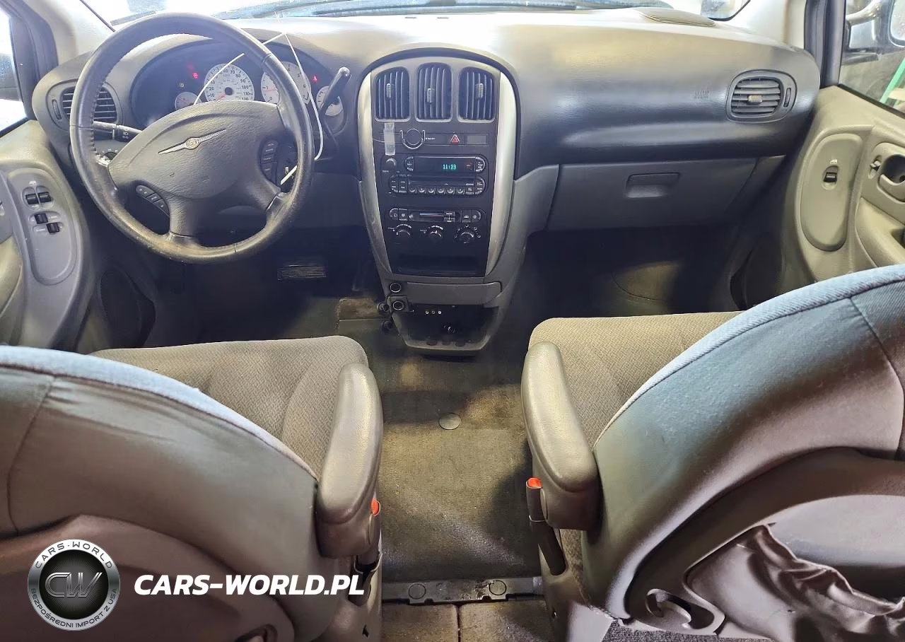 2005 Chrysler Town & Country Touring VIN:2C4GP54L45R501983 - 8