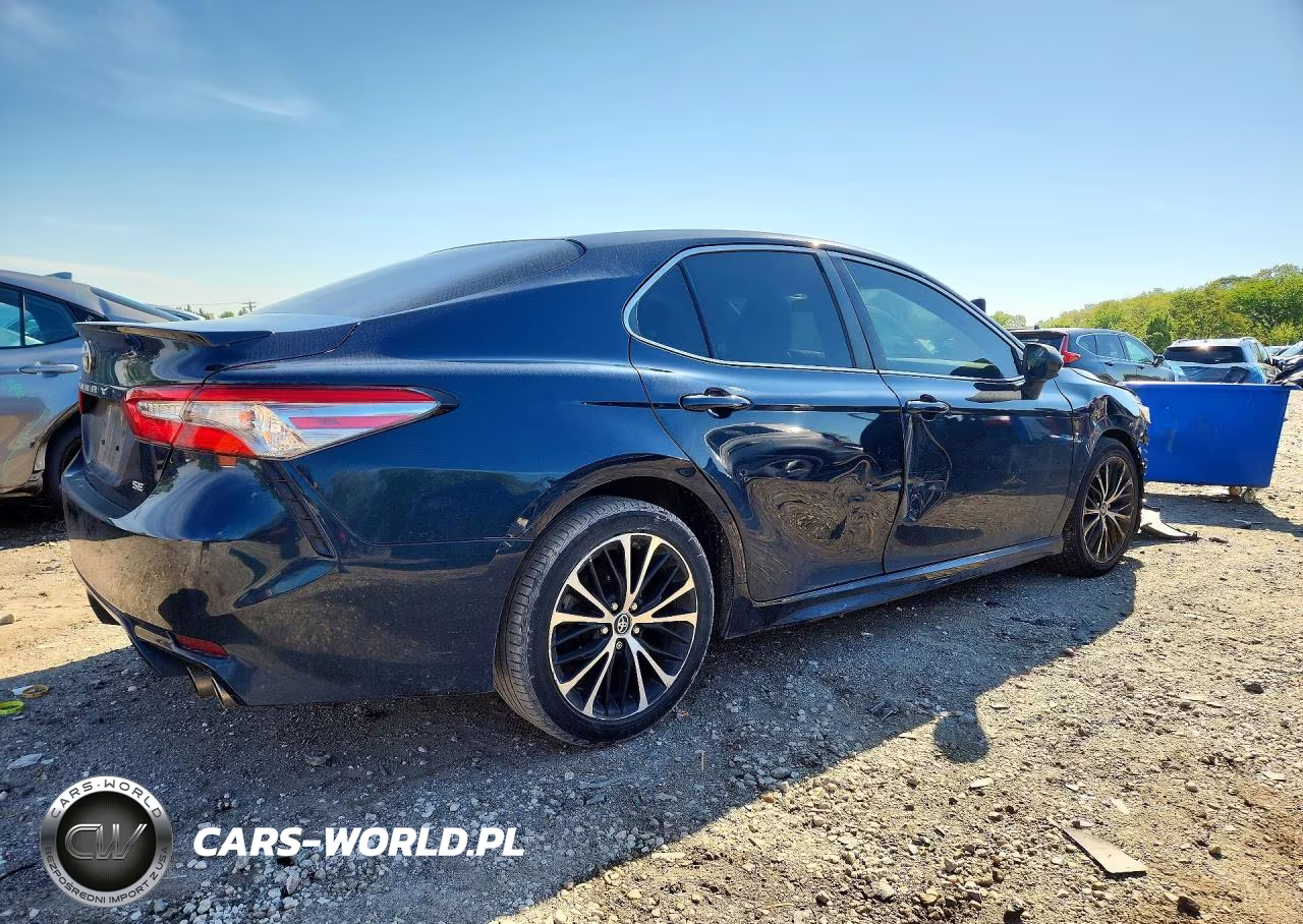 2018 Toyota Camry Se VIN:4T1B11HK2JU647653 - 3