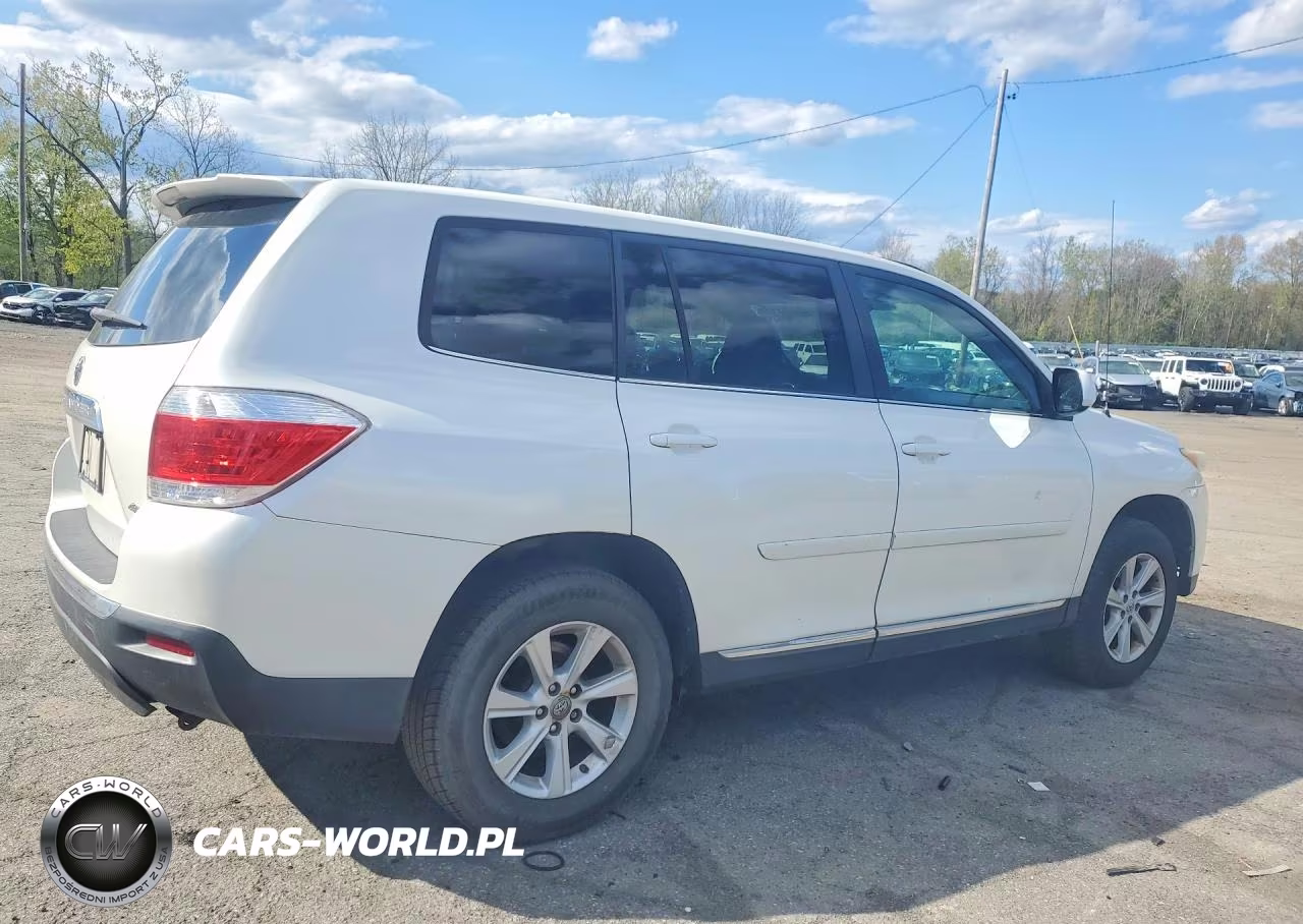 2011 Toyota Highlander Base VIN:5TDBK3EH4BS087047 - 3