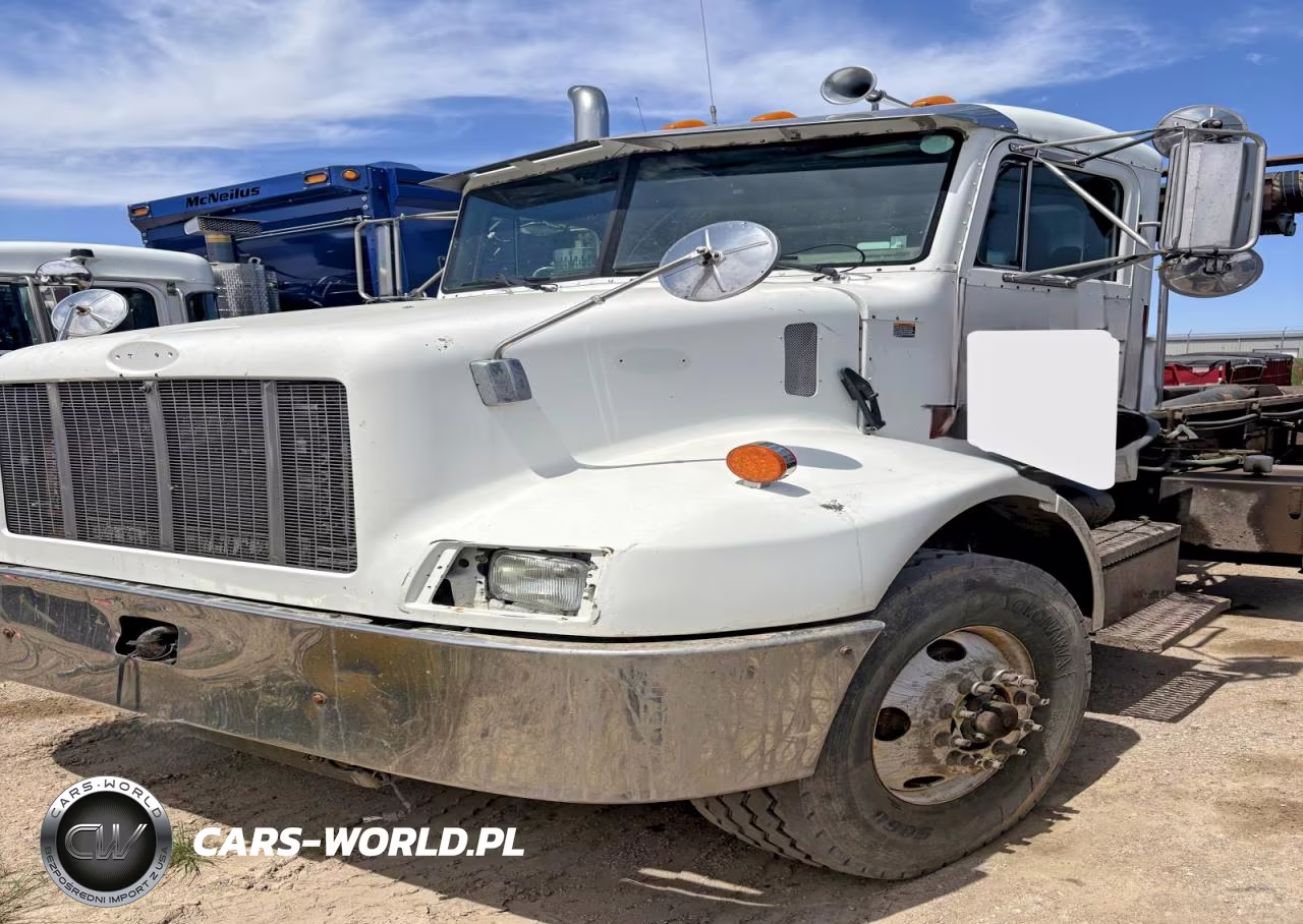 2005 Peterbilt 330