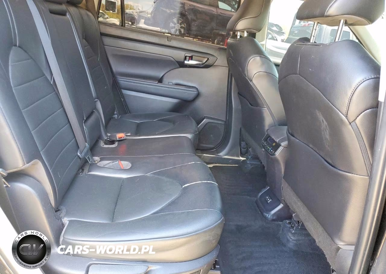 2022 Toyota Highlander Xle VIN:5TDGZRBH6NS570567 - 11