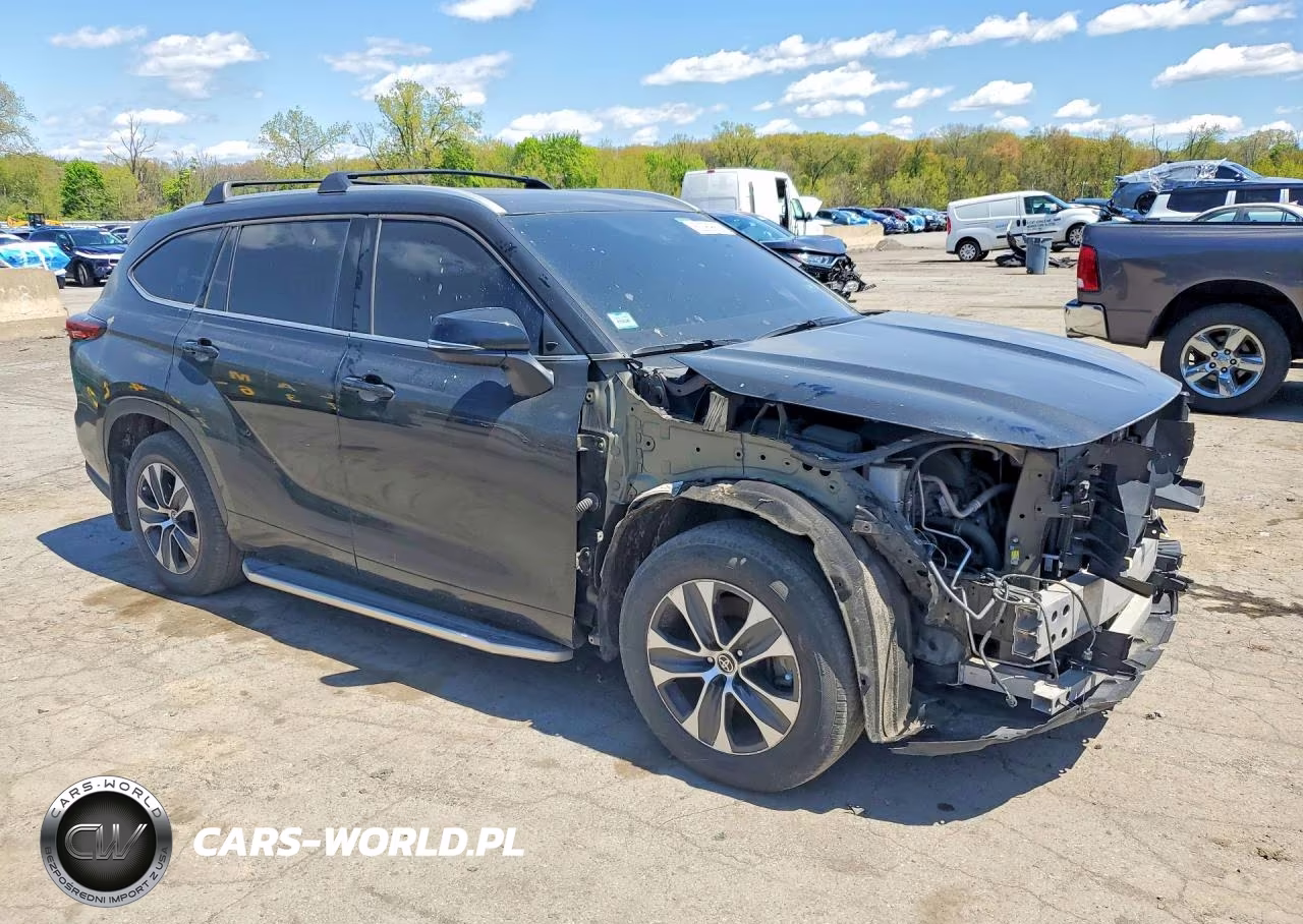 2022 Toyota Highlander Xle VIN:5TDGZRBH6NS570567 - 4