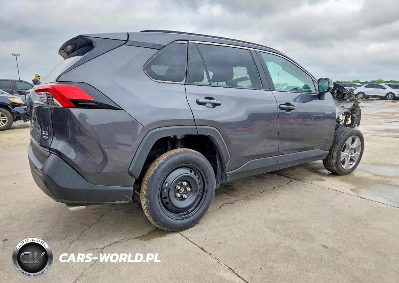 2025 Toyota Rav4 Xle VIN:2T3P1RFV9SW523292 - 3