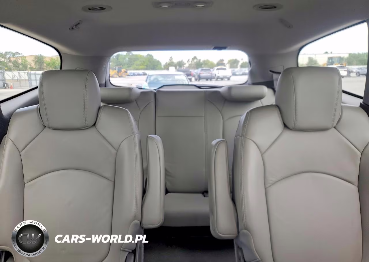 2010 Chevrolet Traverse VIN:1GNLRGED8AS134761 - 10
