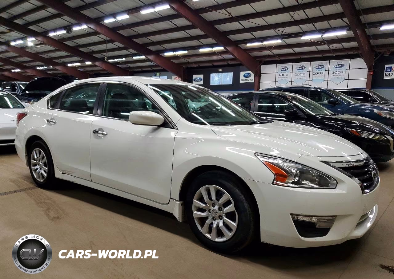 2015 Nissan Altima 2.5 S VIN:1N4AL3AP3FN396662 - 4