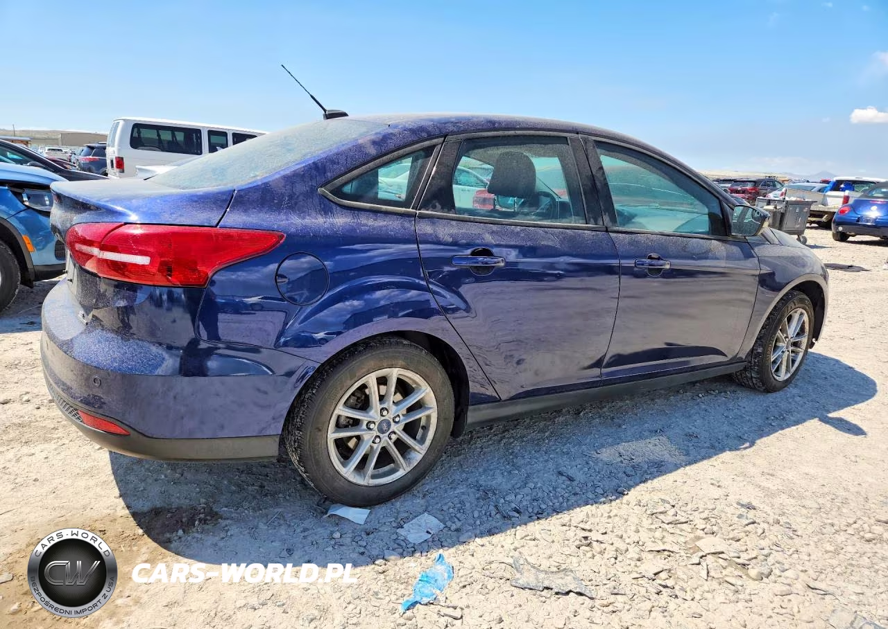 2016 Ford Focus Se VIN:1FADP3F29GL326711 - 3
