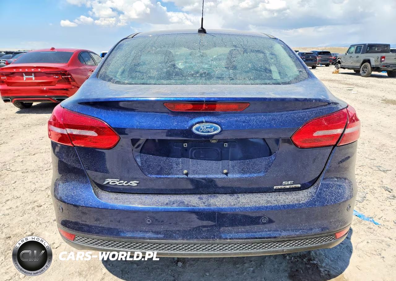 2016 Ford Focus Se VIN:1FADP3F29GL326711 - 6