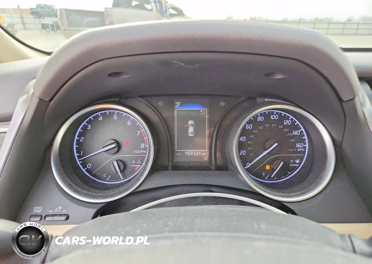 2018 Toyota Camry Le VIN:JTNB11HK4J3002900 - 9