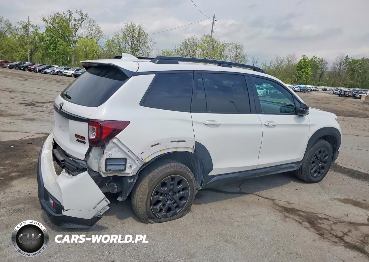 2023 Honda Passport Trail Sport VIN:5FNYF8H64PB019364 - 3