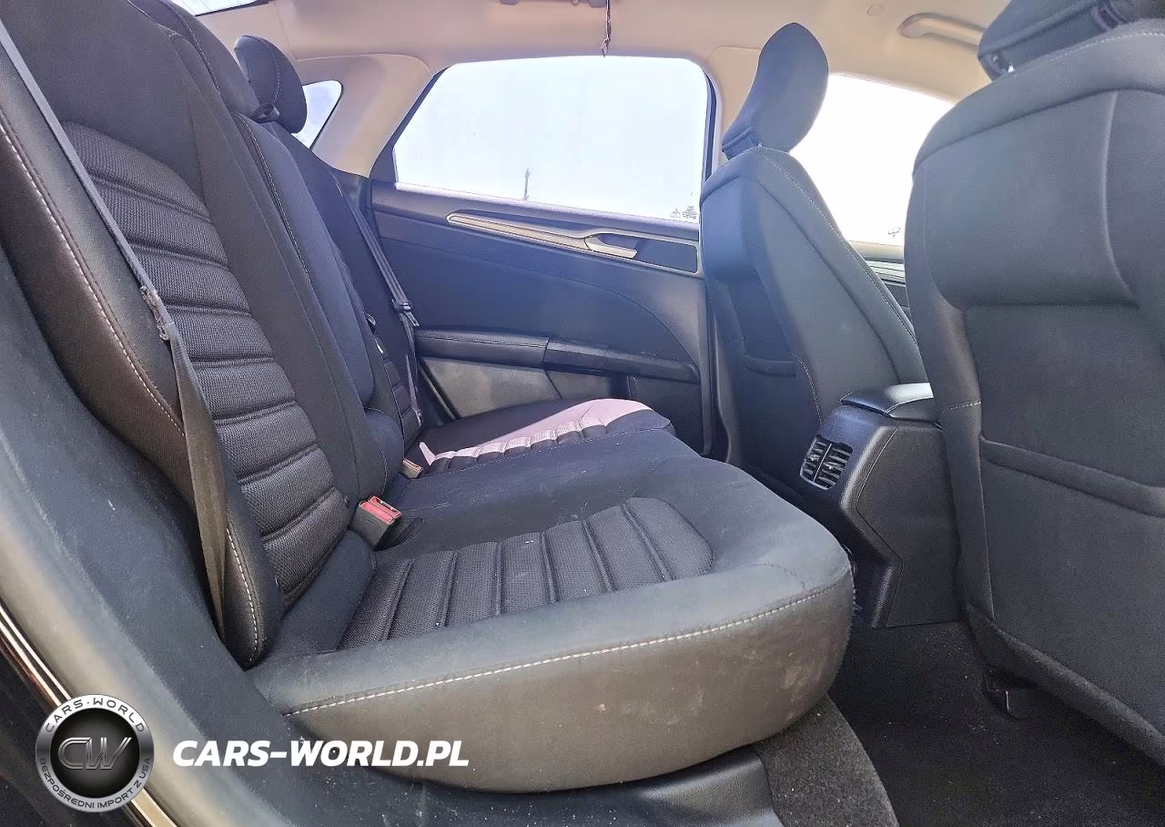 2019 Ford Fusion Se VIN:3FA6P0LU3KR114975 - 10