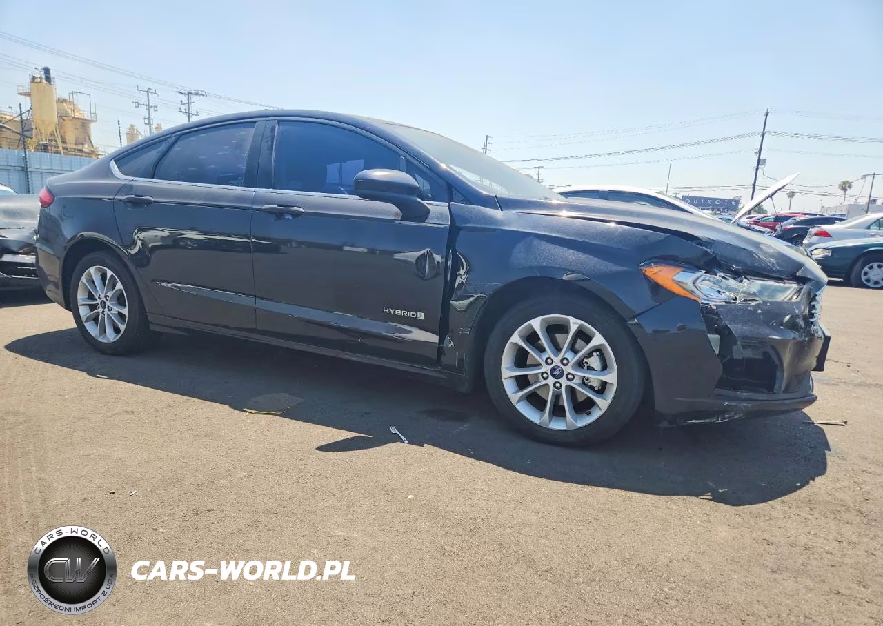 2019 Ford Fusion Se VIN:3FA6P0LU3KR114975 - 4