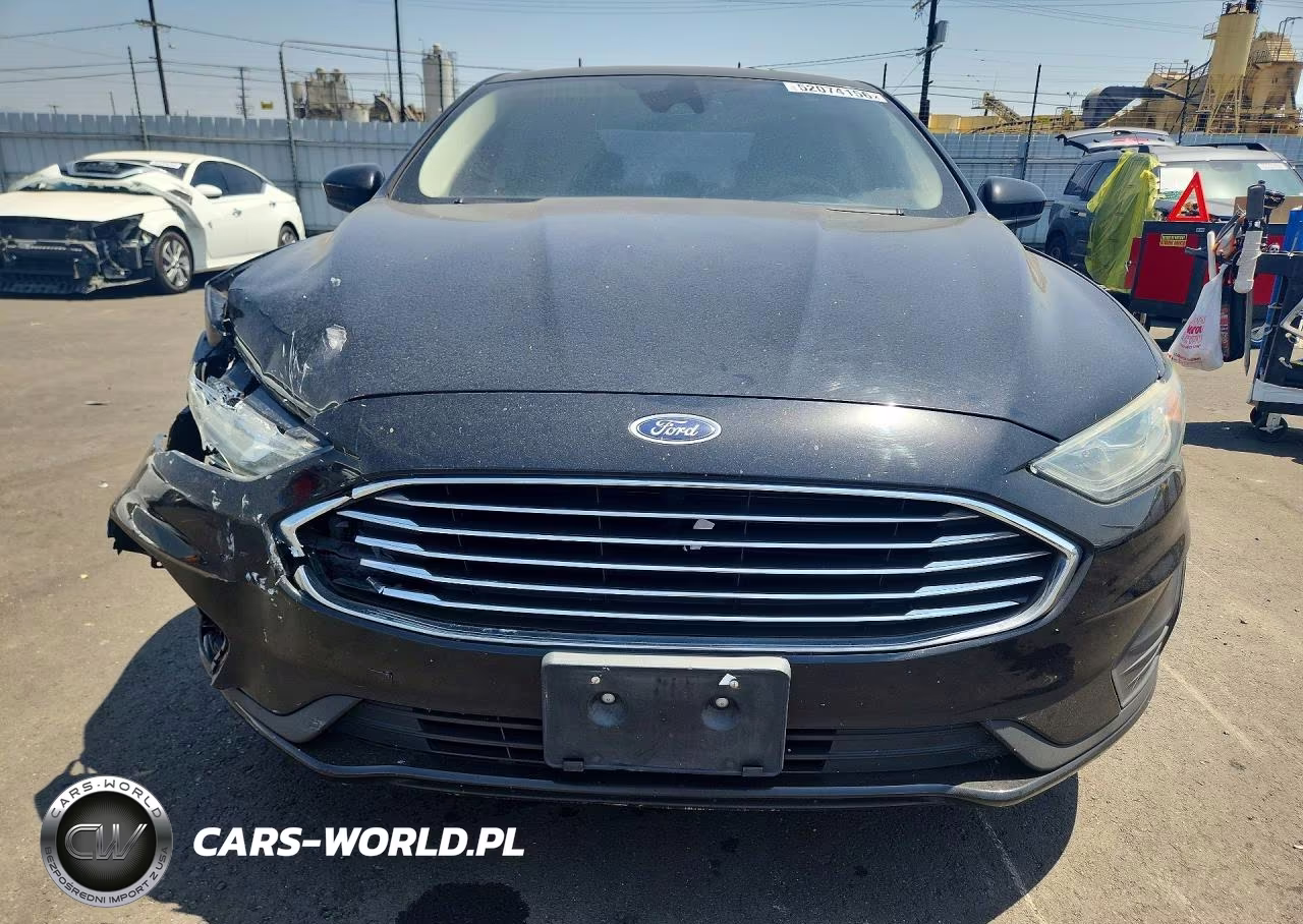 2019 Ford Fusion Se VIN:3FA6P0LU3KR114975 - 5