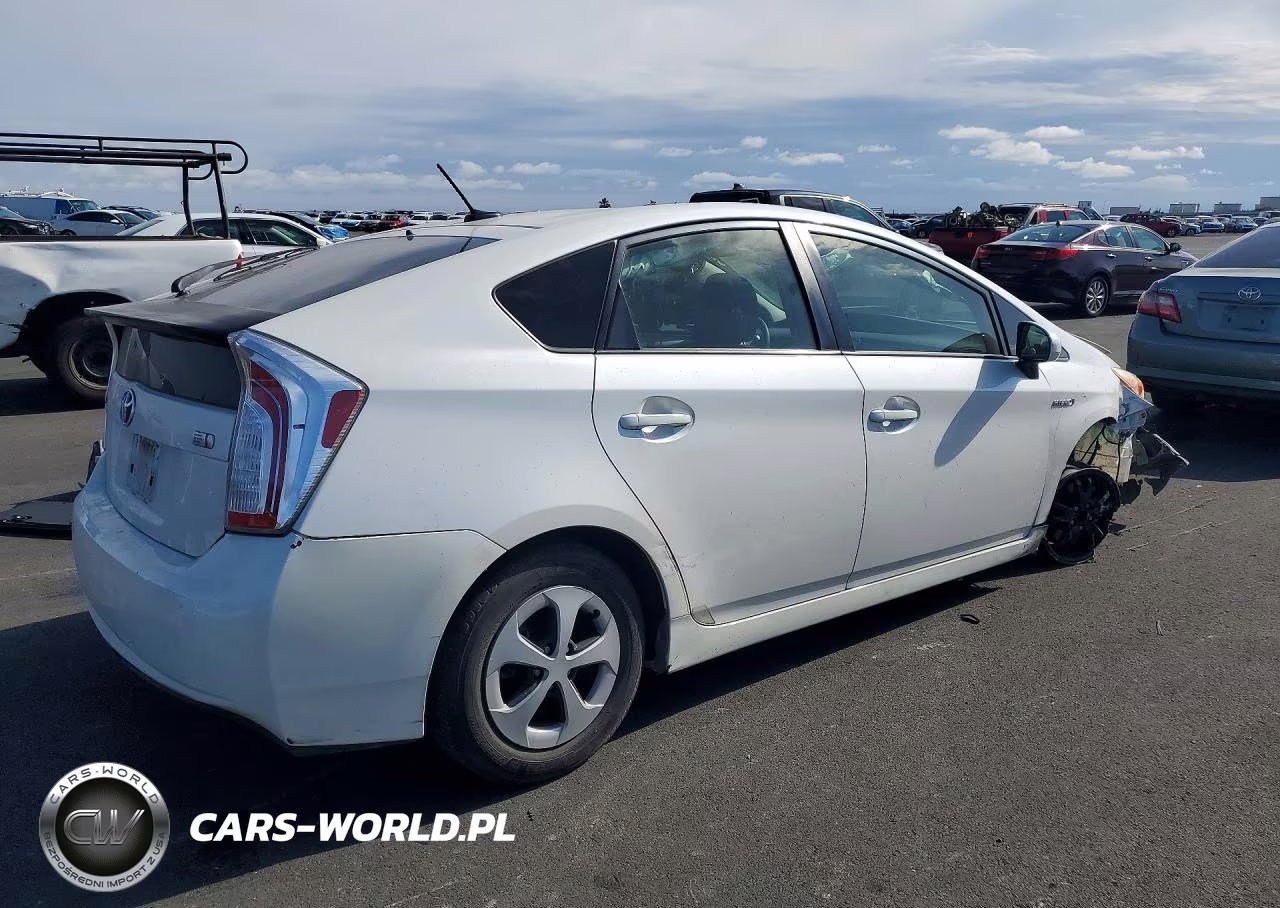 2013 Toyota Prius Three VIN:JTDKN3DU8D5658361 - 3