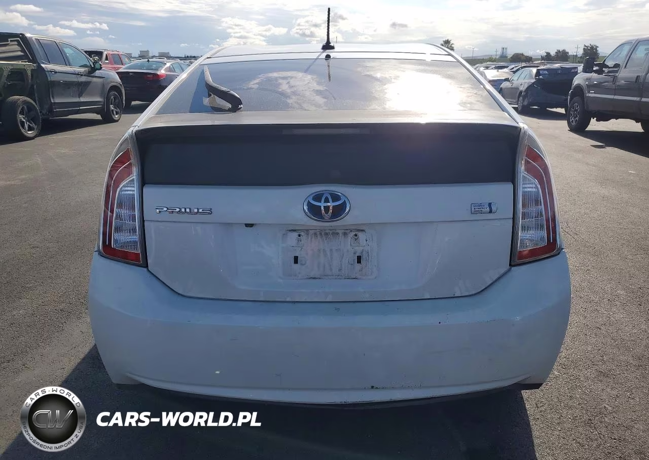 2013 Toyota Prius Three VIN:JTDKN3DU8D5658361 - 6