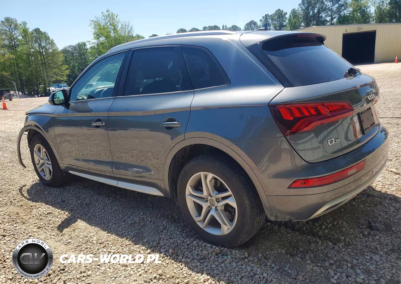 2018 Audi Q5 Premium VIN:WA1ANAFY9J2222075 - 2