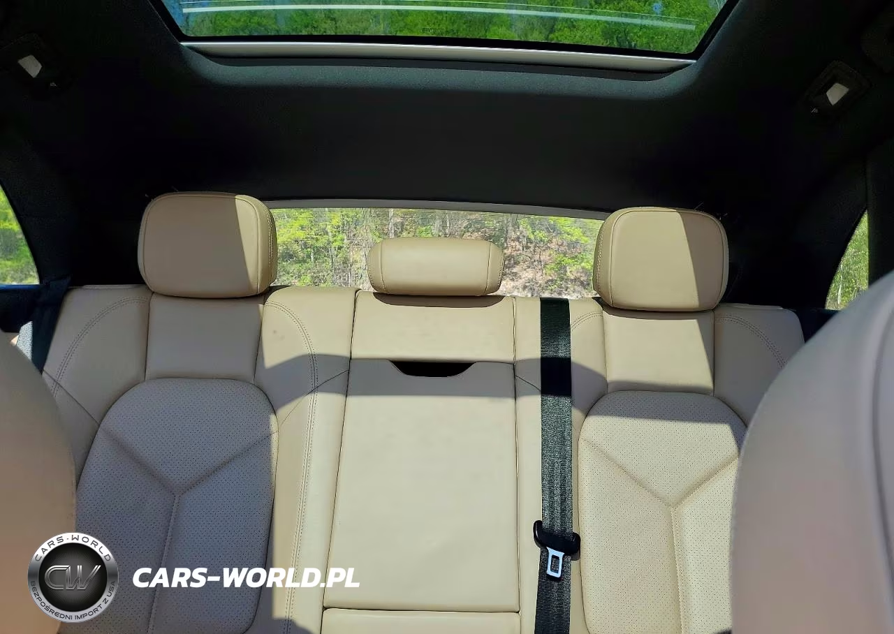 2020 Porsche Macan S VIN:WP1AB2A51LLB37664 - 10