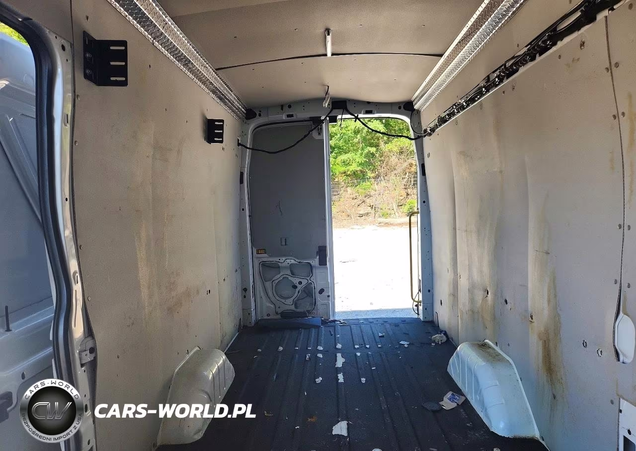 2024 Ford T 350 VIN:1FTBW3X89RKB02466 - 10