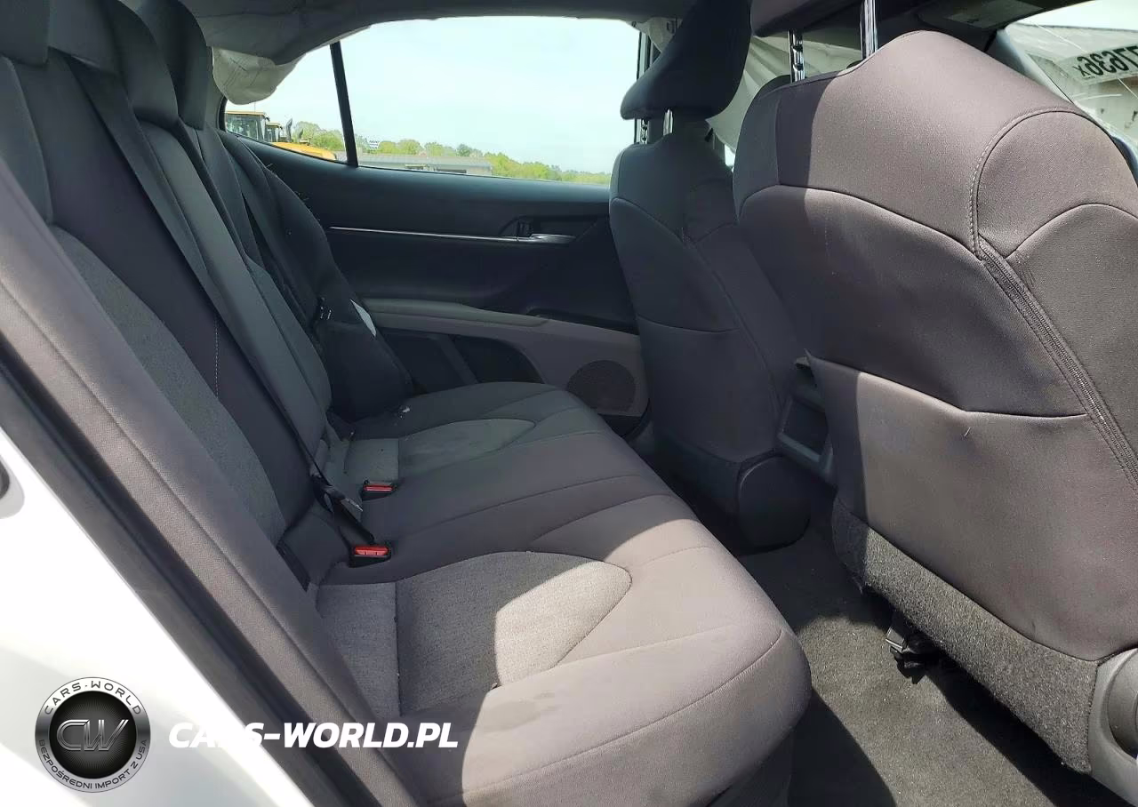 2021 Toyota Camry Le VIN:4T1C31AK8MU562748 - 10