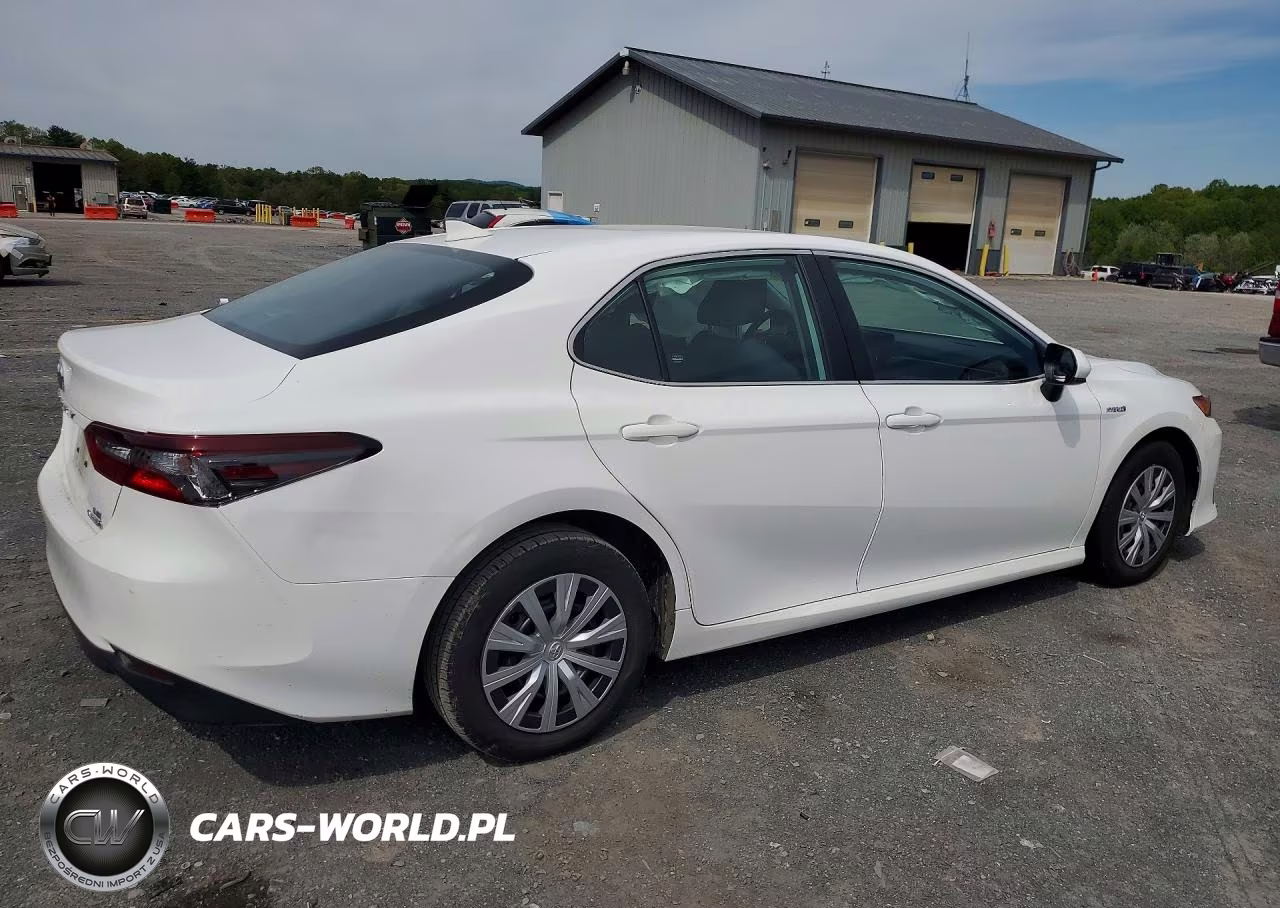 2021 Toyota Camry Le VIN:4T1C31AK8MU562748 - 3