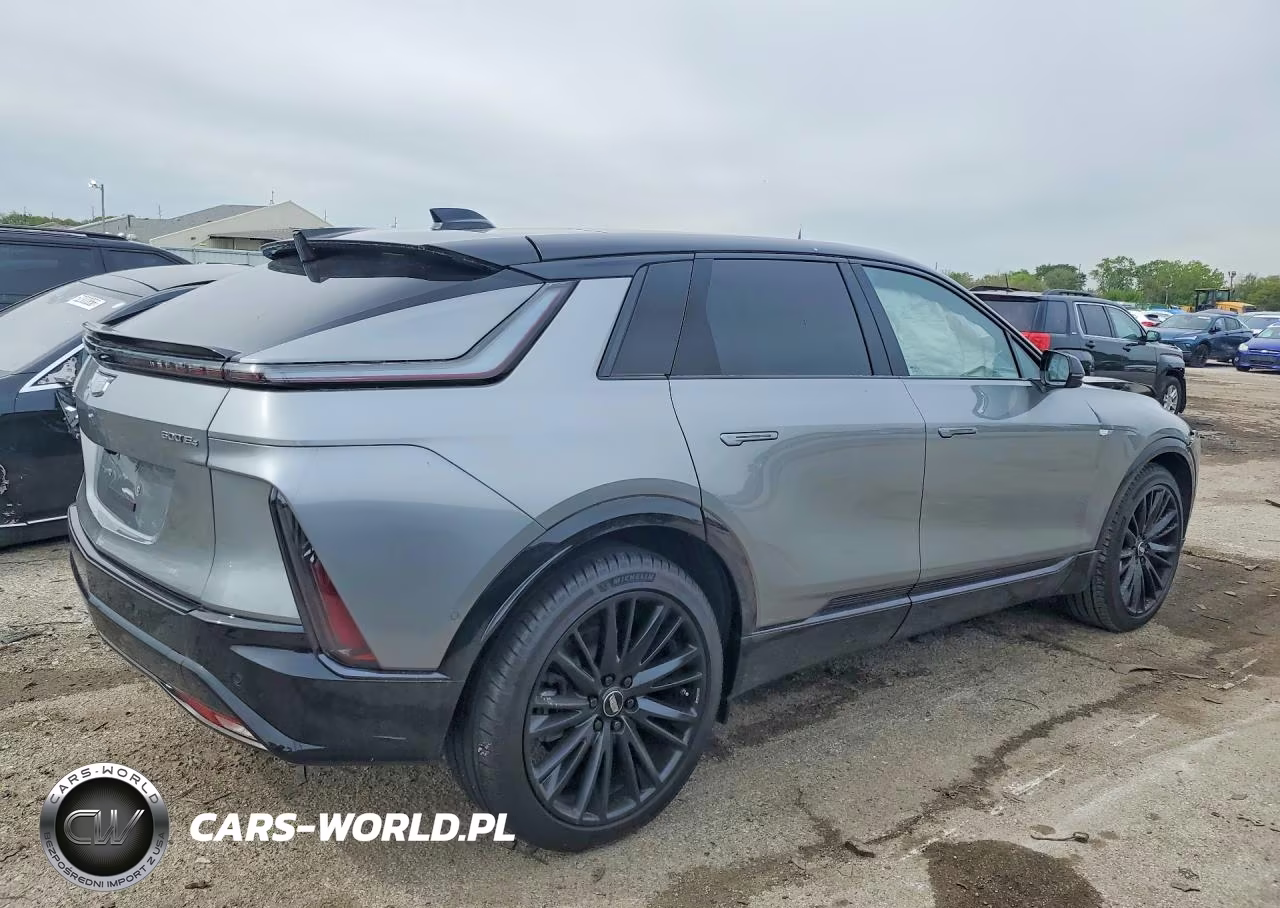 2025 Cadillac Lyriq Sport VIN:1GYKPURL4SZ315241 - 3