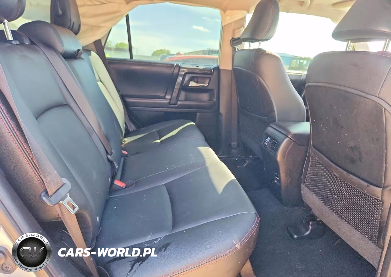 2018 Toyota 4Runner Trd Off-Road Premium VIN:JTEBU5JR7J5608850 - 11