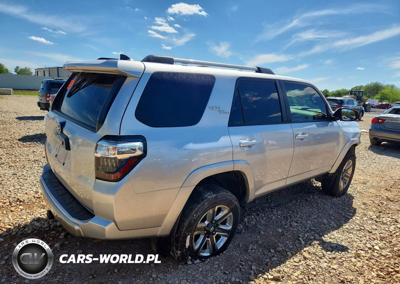 2018 Toyota 4Runner Trd Off-Road Premium VIN:JTEBU5JR7J5608850 - 3