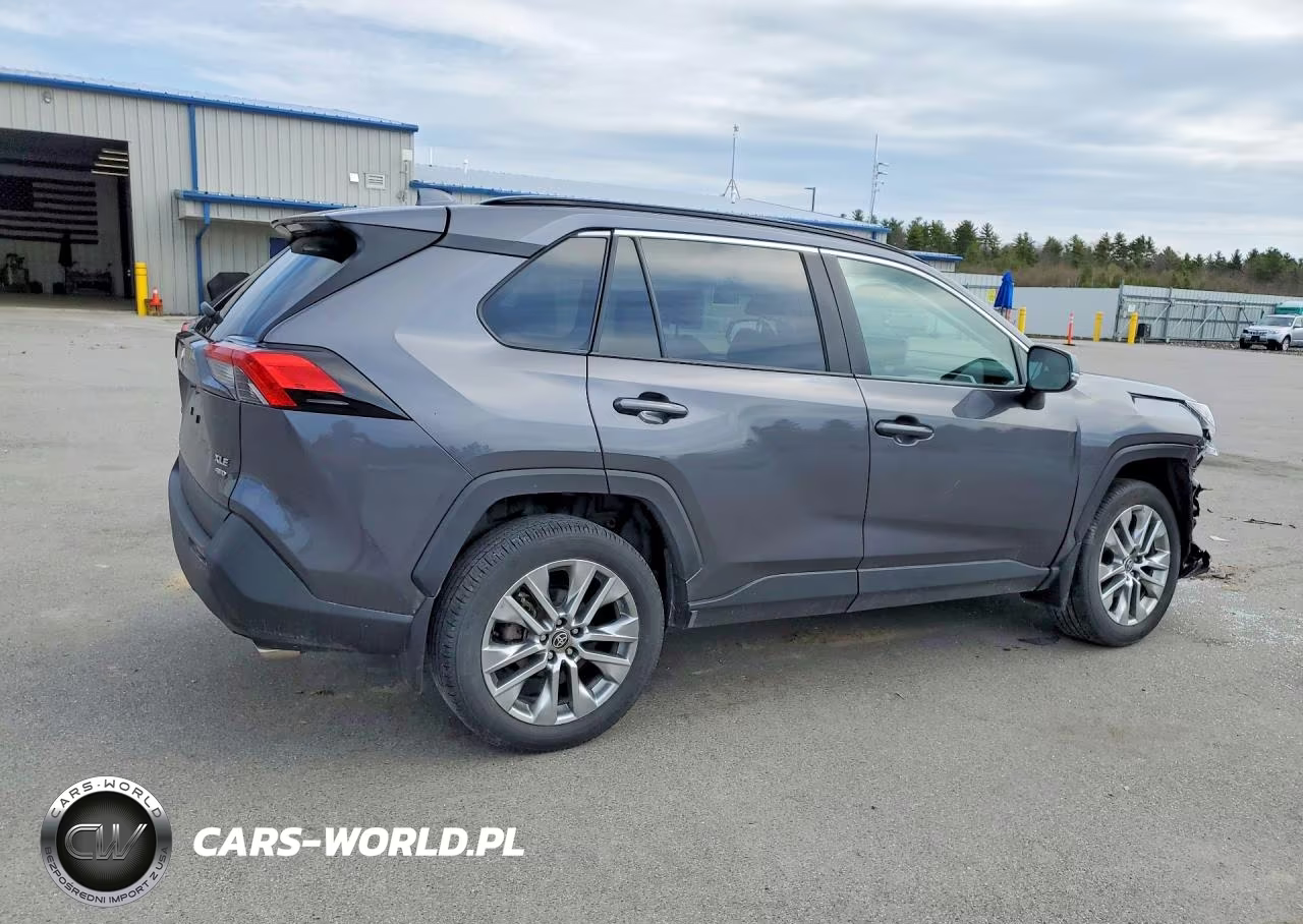 2024 Toyota Rav4 Xle Premium VIN:2T3A1RFV2RC465902 - 3