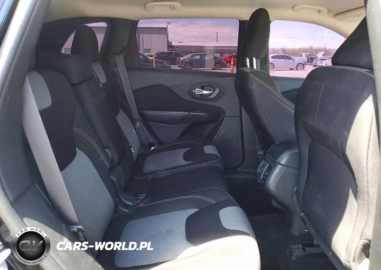 2014 Jeep Cherokee Latitude VIN:1C4PJLCB5EW157778 - 11