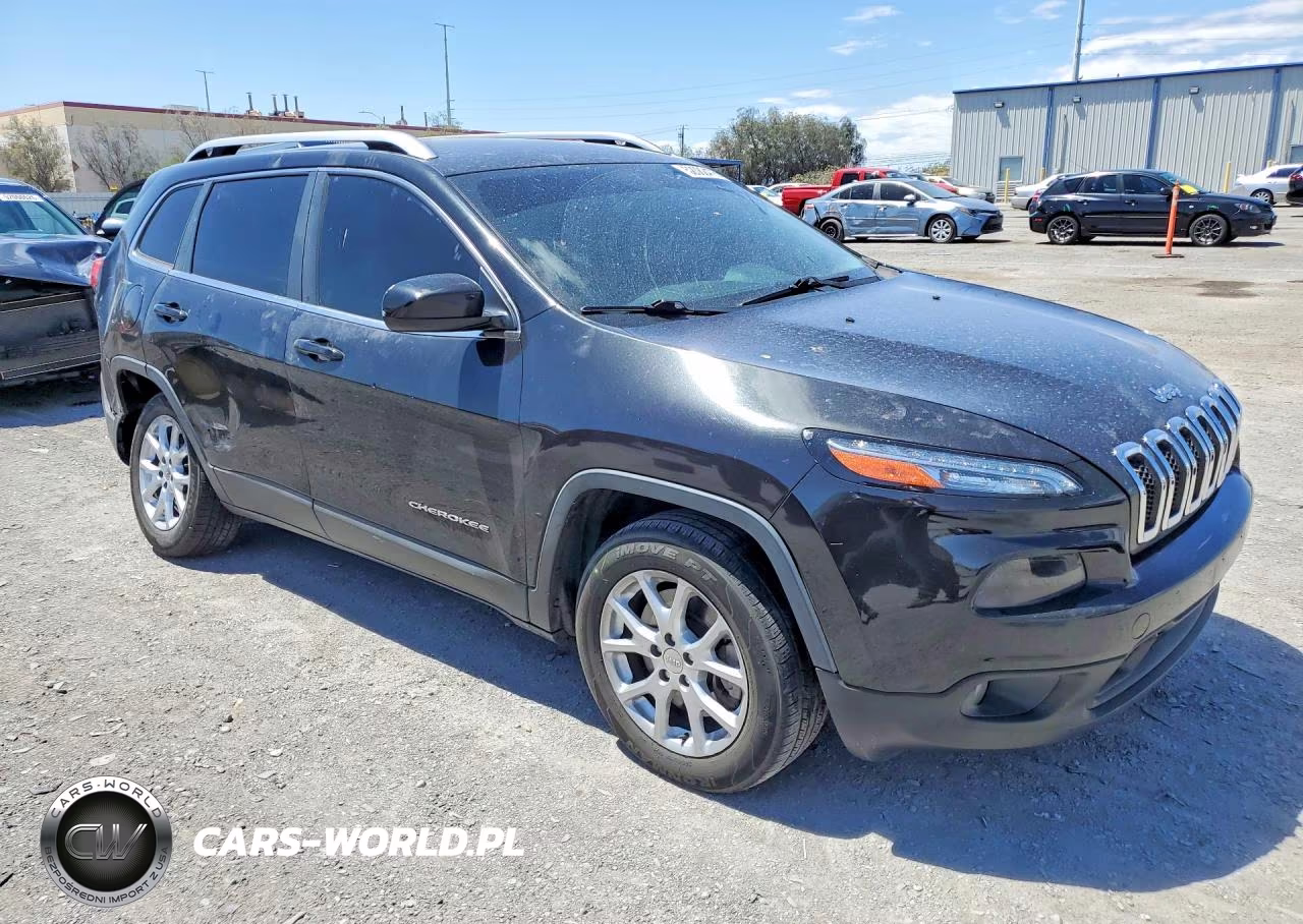 2014 Jeep Cherokee Latitude VIN:1C4PJLCB5EW157778 - 4