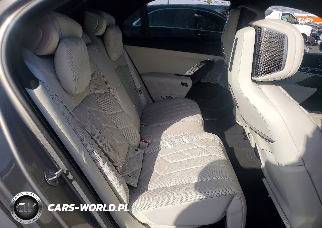2023 BMW I7 xDrive60 VIN:WBY53EJ0XPCN45025 - 10