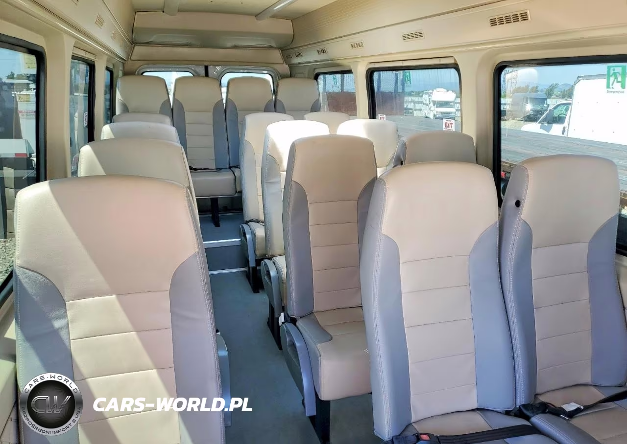 2018 Greenpower Motors Evc210 Passenger Bus VIN:1G9CG2CD2JD492002 - 11