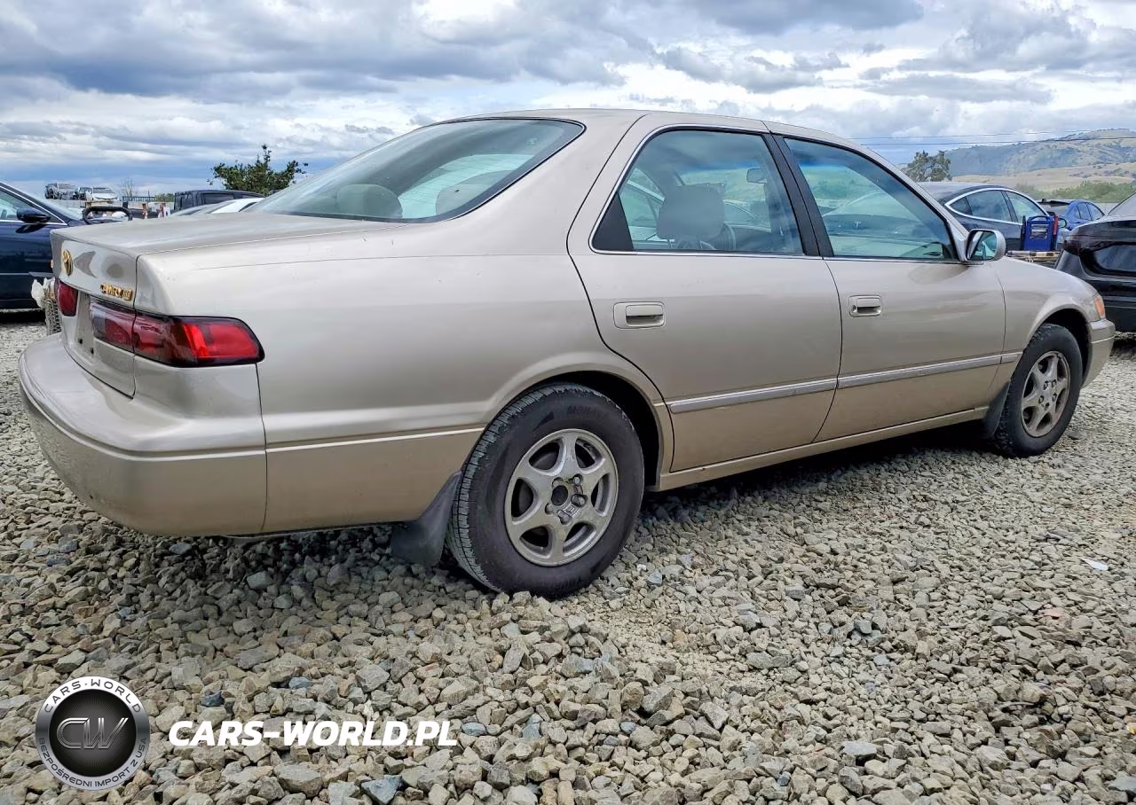 1998 Toyota Camry Xle VIN:JT2BG28K4W0160745 - 3