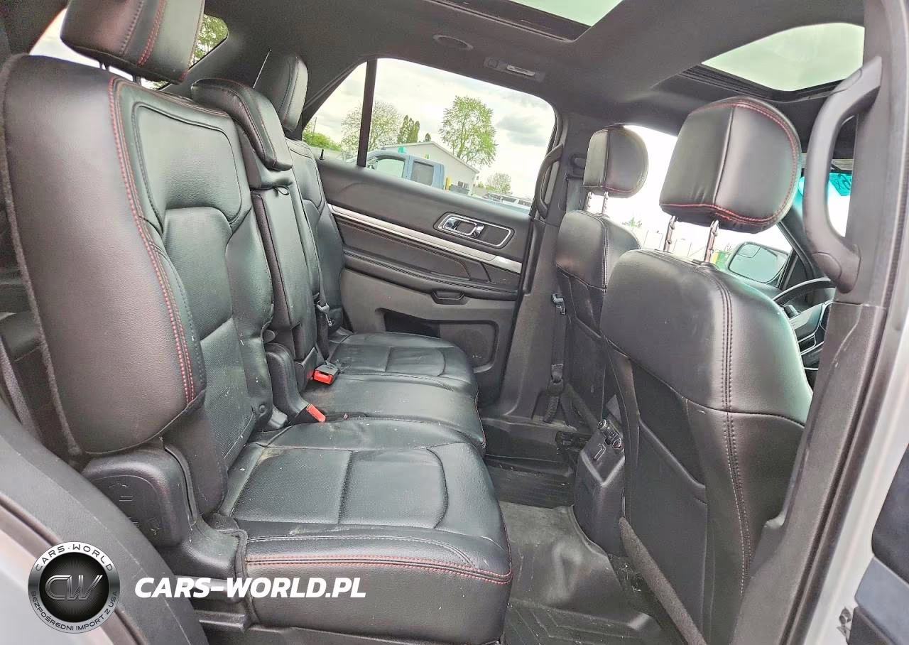 2016 Ford Explorer Sport VIN:1FM5K8GT8GGC49318 - 11