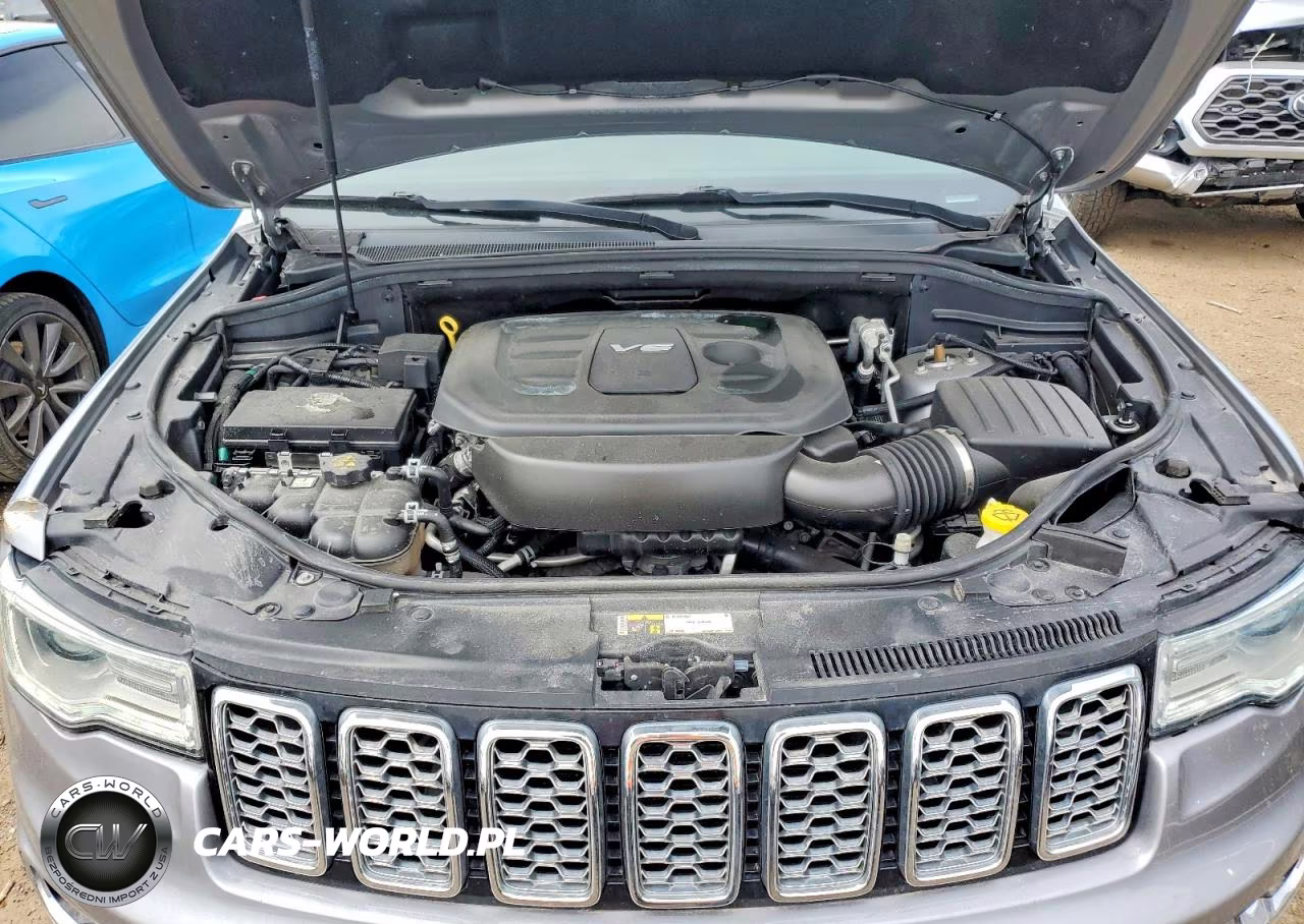 2018 Jeep Grand Cherokee Overland VIN:1C4RJFCG2JC247682 - 11