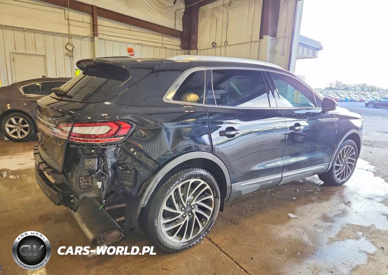 2019 Lincoln Nautilus Reserve VIN:2LMPJ8LP2KBL56793 - 3