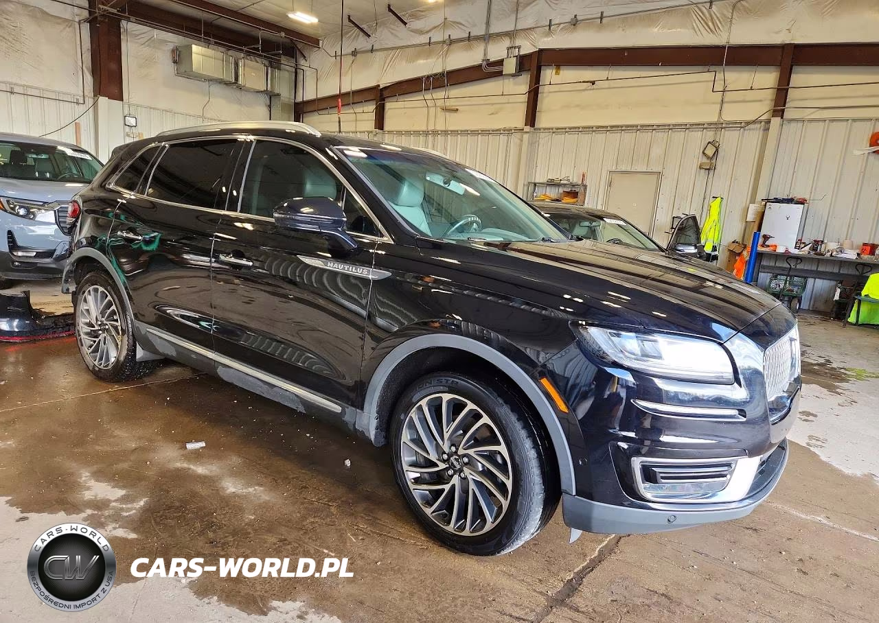 2019 Lincoln Nautilus Reserve VIN:2LMPJ8LP2KBL56793 - 4