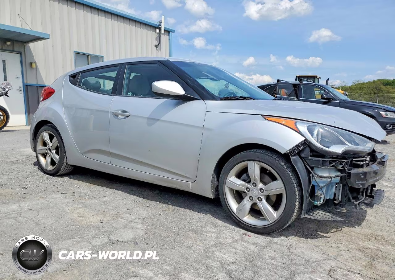 2012 Hyundai Veloster Base VIN:KMHTC6AD8CU072730 - 4