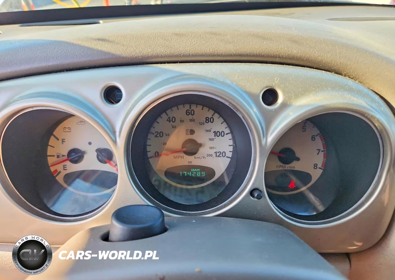 2005 Chrysler Pt Cruiser Touring VIN:3C4FY58B35T568338 - 9