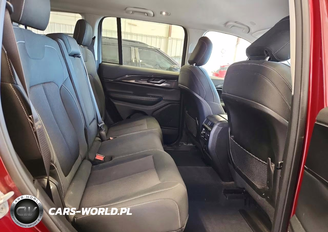 2023 Jeep Grand Cherokee Laredo VIN:1C4RJHAG0PC532260 - 11