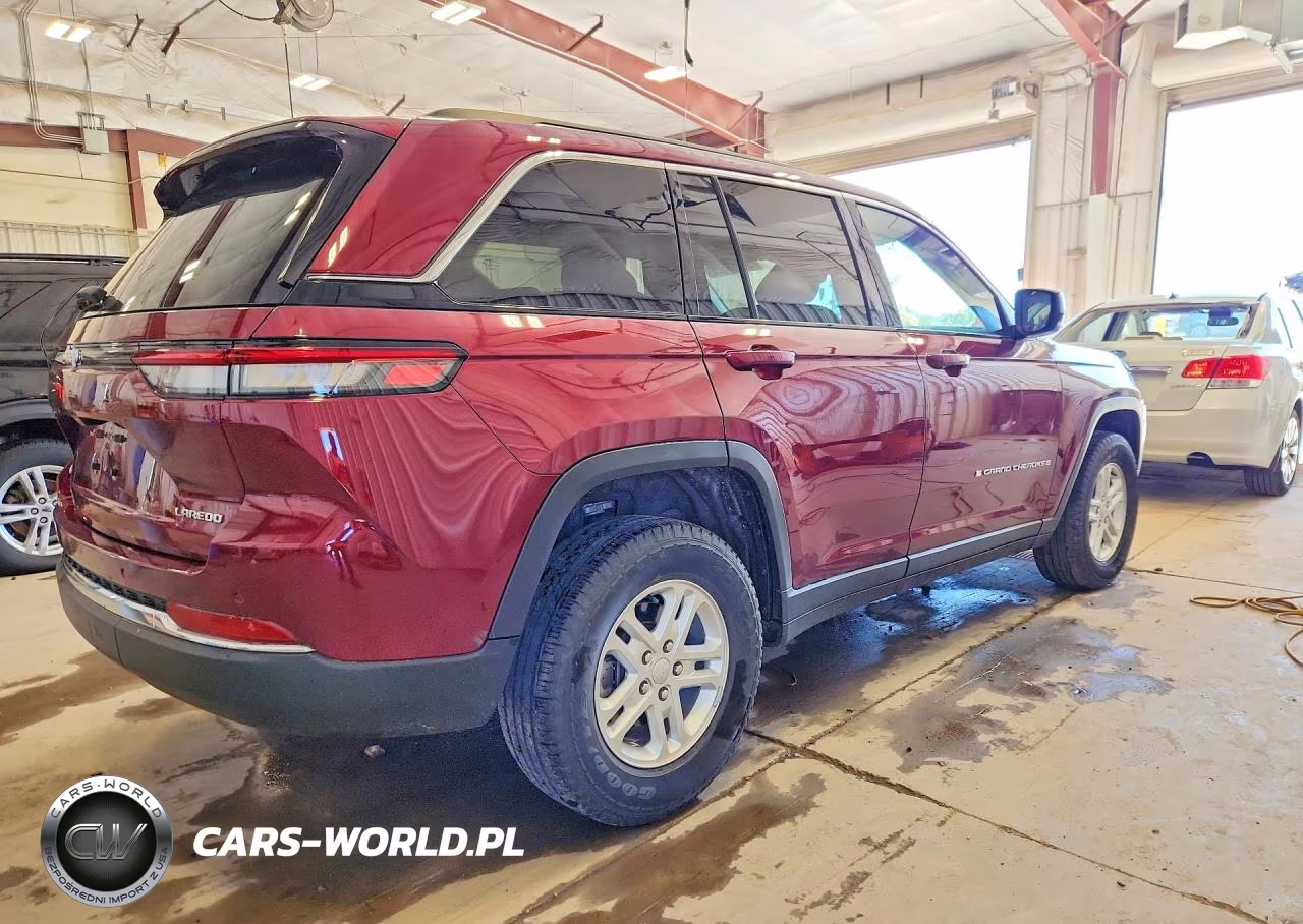 2023 Jeep Grand Cherokee Laredo VIN:1C4RJHAG0PC532260 - 3